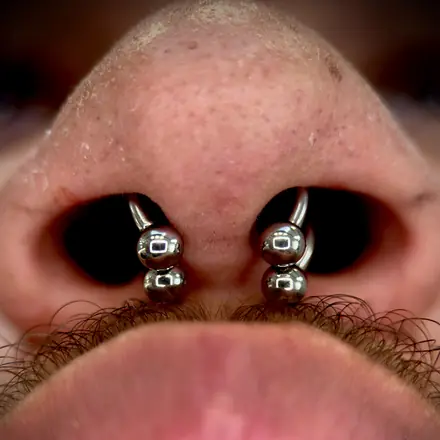 Drugie septum dorobione do istniejącego, Mish Jarski Piercing Toruń