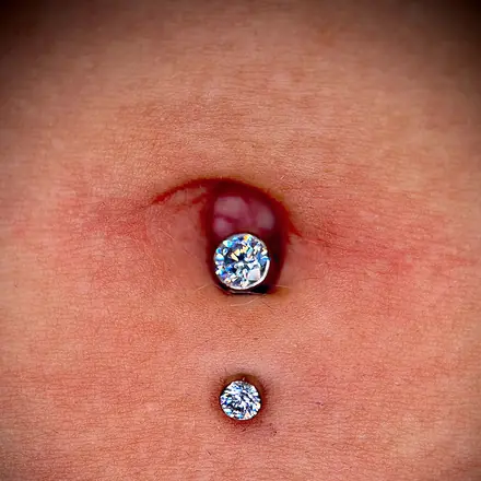 Reverse navel Justyny, Mish Jarski Piercing Toruń