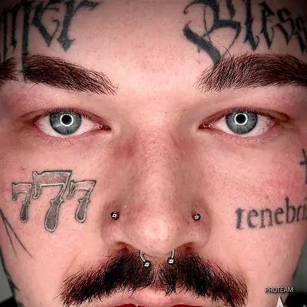 Symetryczne nostrile, Mish Jarski Piercing Toruń