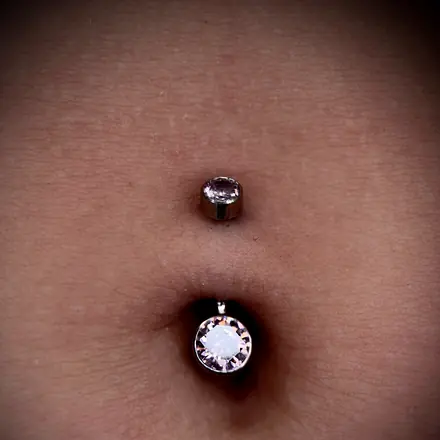 Przekłucie pępka, Mish Jarski Piercing Toruń