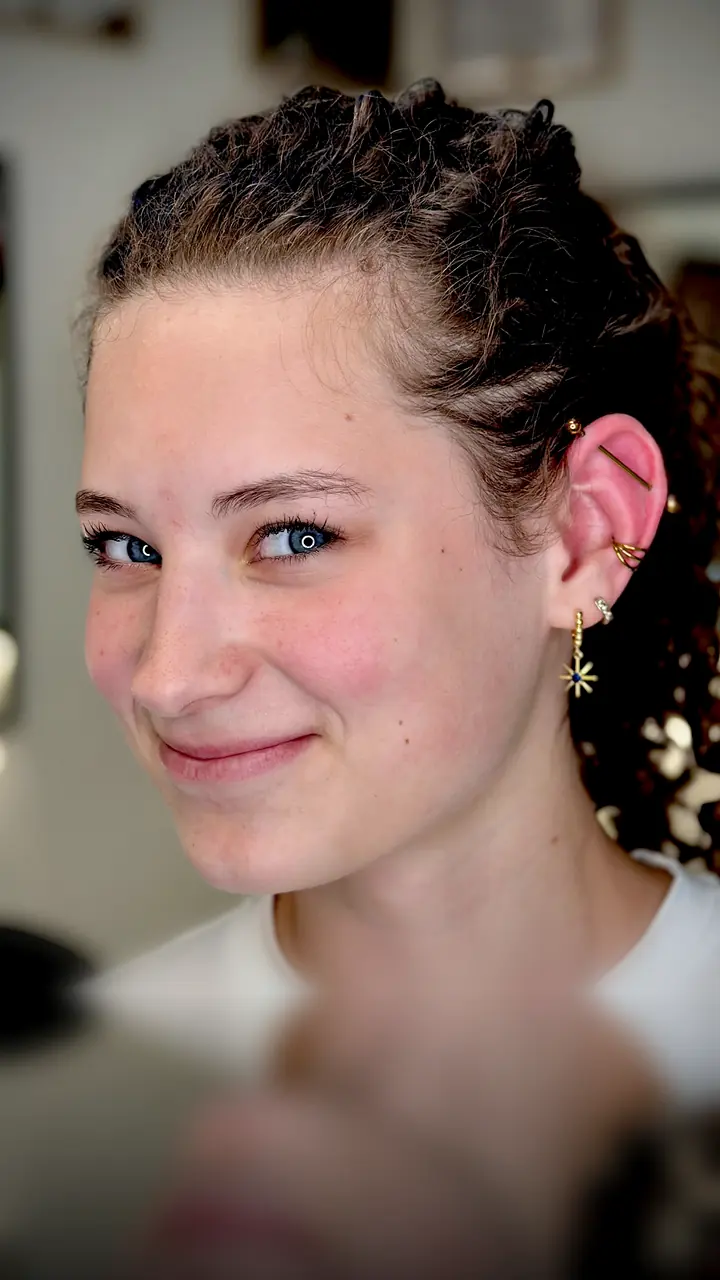 Zuzia z wymarzonym industrialem w studiu Mish Jarski Piercing